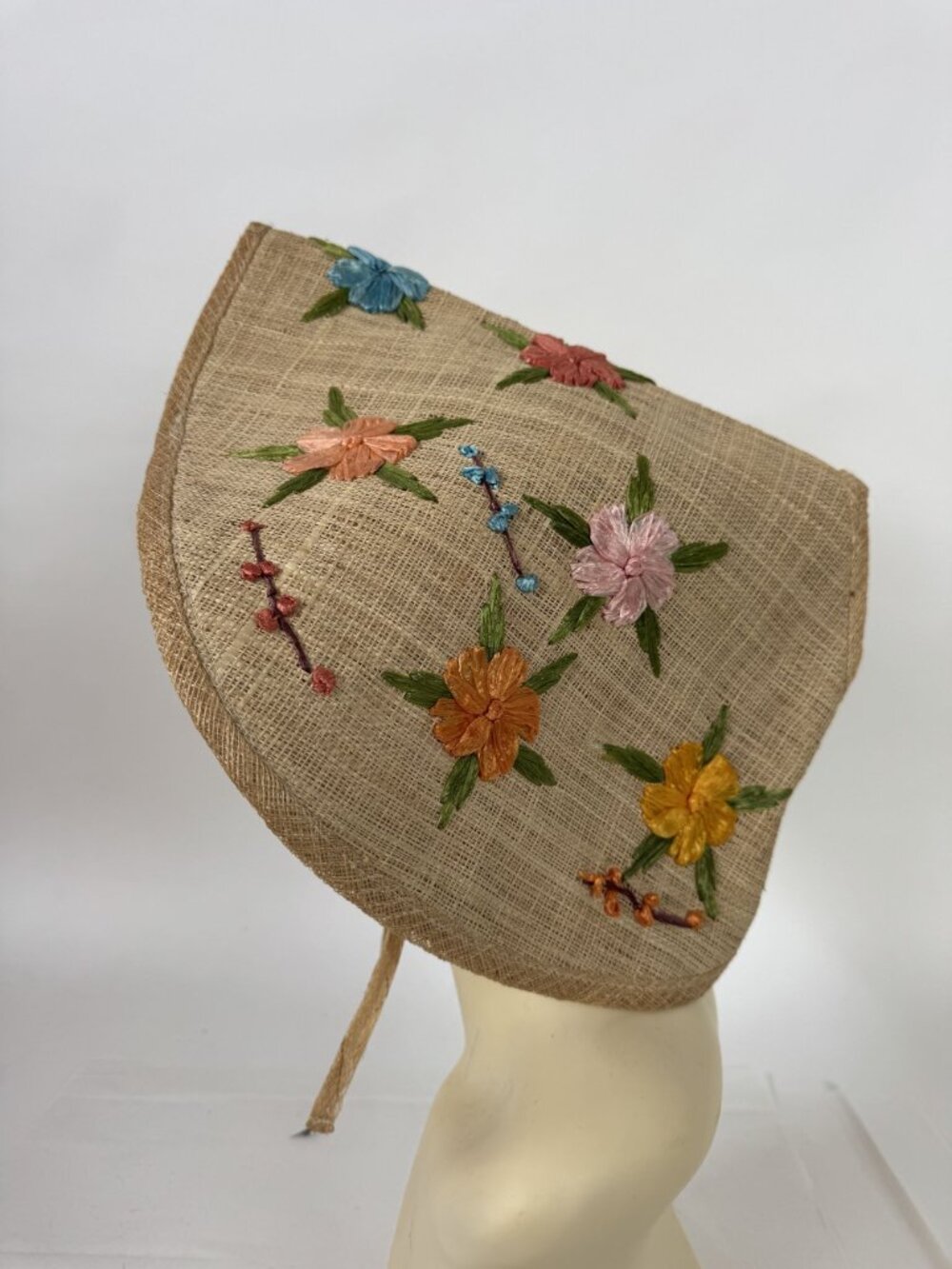 Handmade Raffia Straw Hat With Embroidered Floral Design & Chin Tie Vintage Phil - Picture 13 of 16